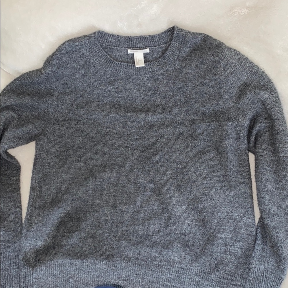 Light weight grey sweater. Great condition
